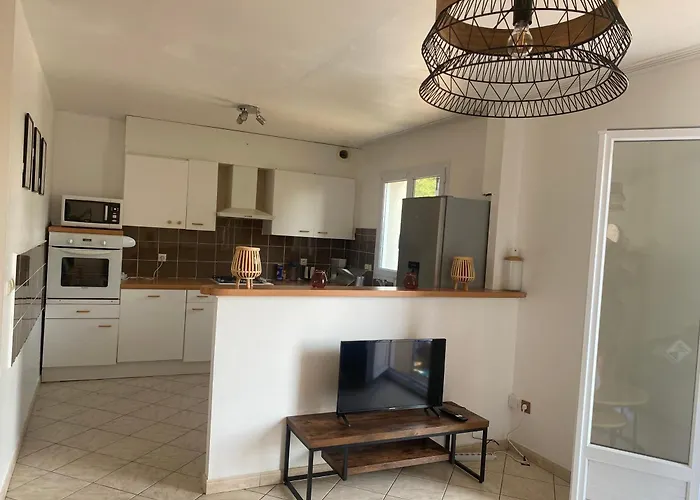 Maison Calme Et Spacieuse Pas De Fete